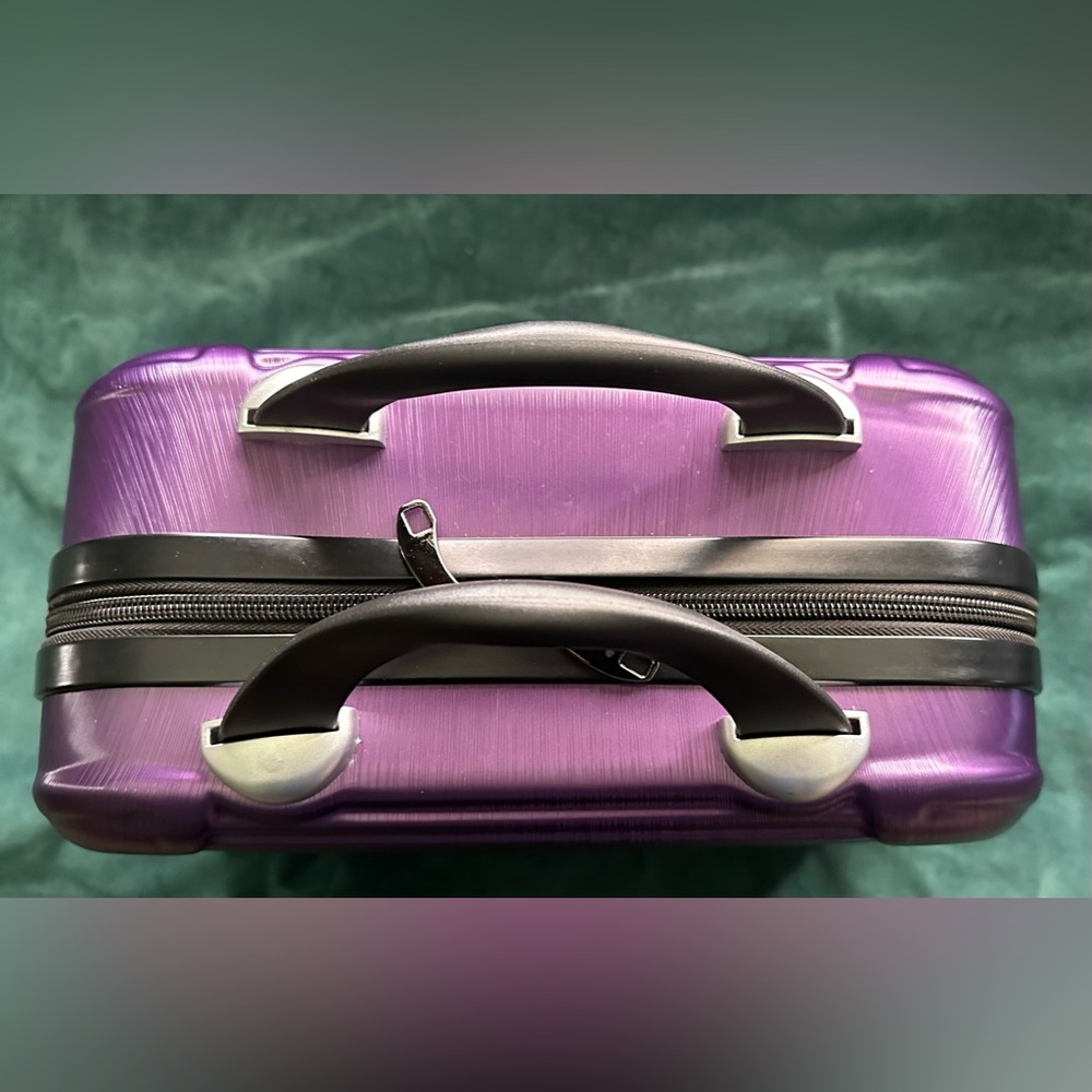 Purple Hard Shell make Suitcase - Picture 3 of 12